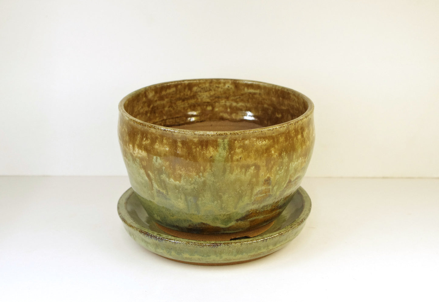 2137, Hand Thrown Stoneware Flower Pot Planter and Saucer 5 1/2 x 4 1/2