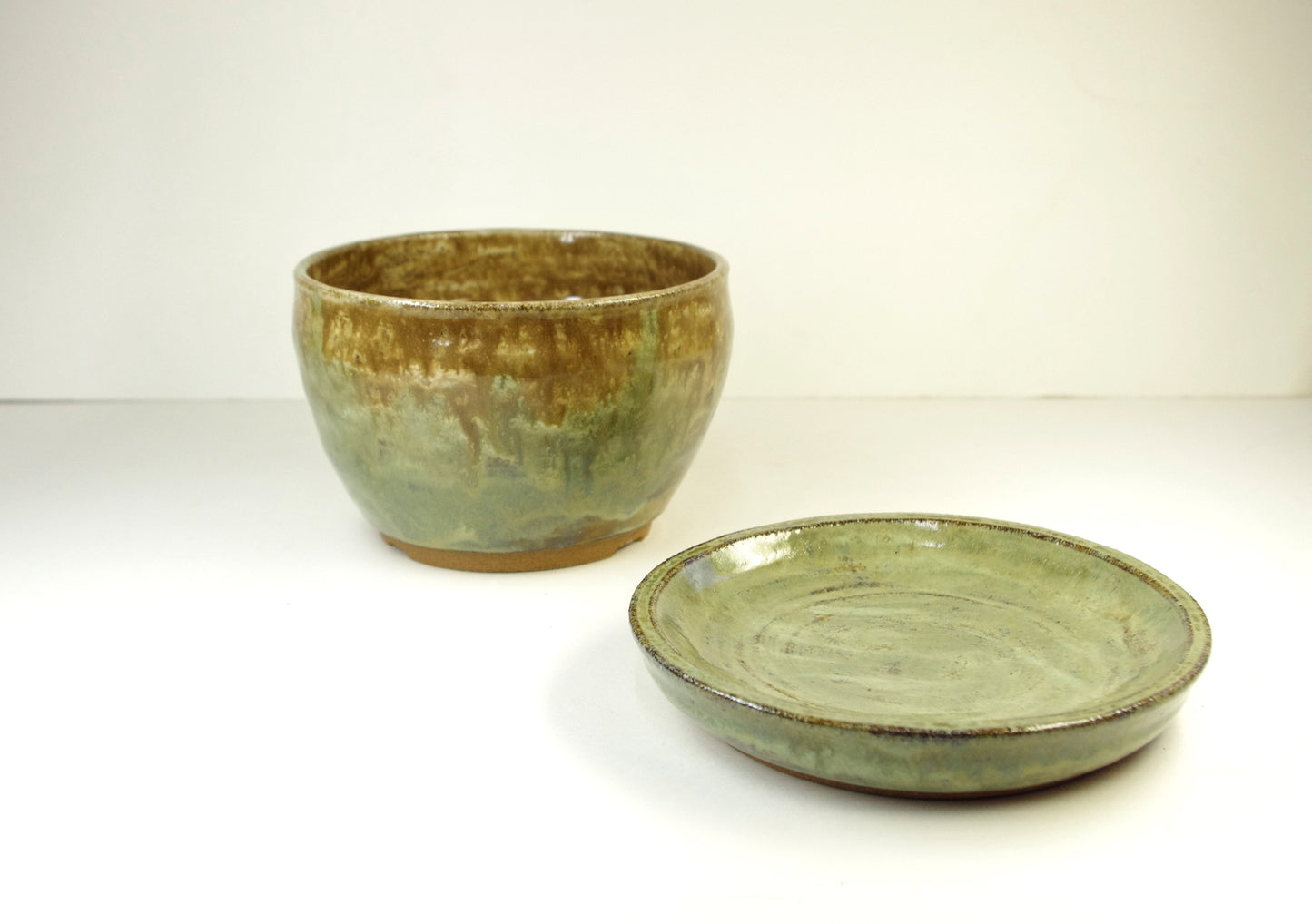 2137, Hand Thrown Stoneware Flower Pot Planter and Saucer 5 1/2 x 4 1/2